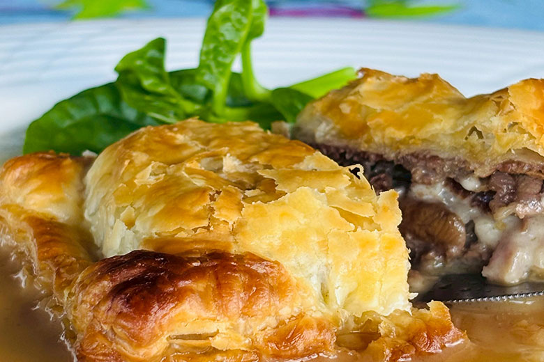 熊本県産牛フィレ肉のパイ包み焼き
